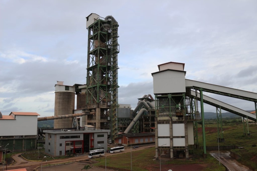 ‎Denuncian despido de más de 50 trabajadores de la Cementera Cerro&nbsp;Azul